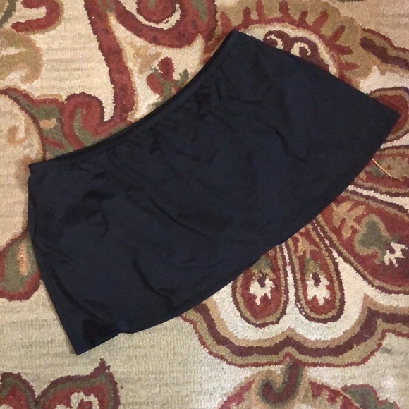LIZ CLAIBORNE Size 16W Swim Skirt with Brief BLACK Modest Bikini
$49 NEW - Picture 5 of 11